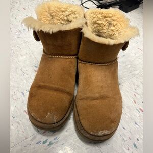 UGG mini Bailey button